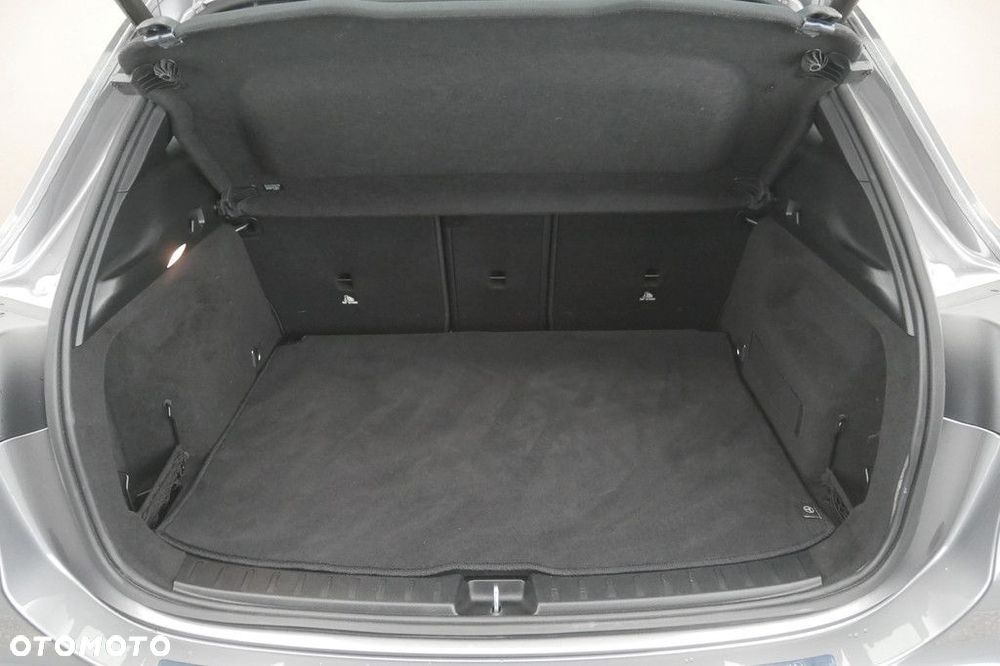 Mercedes-Benz GLA - 16