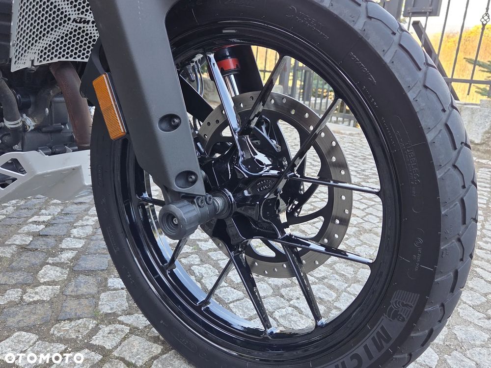 KTM Adventure - 16