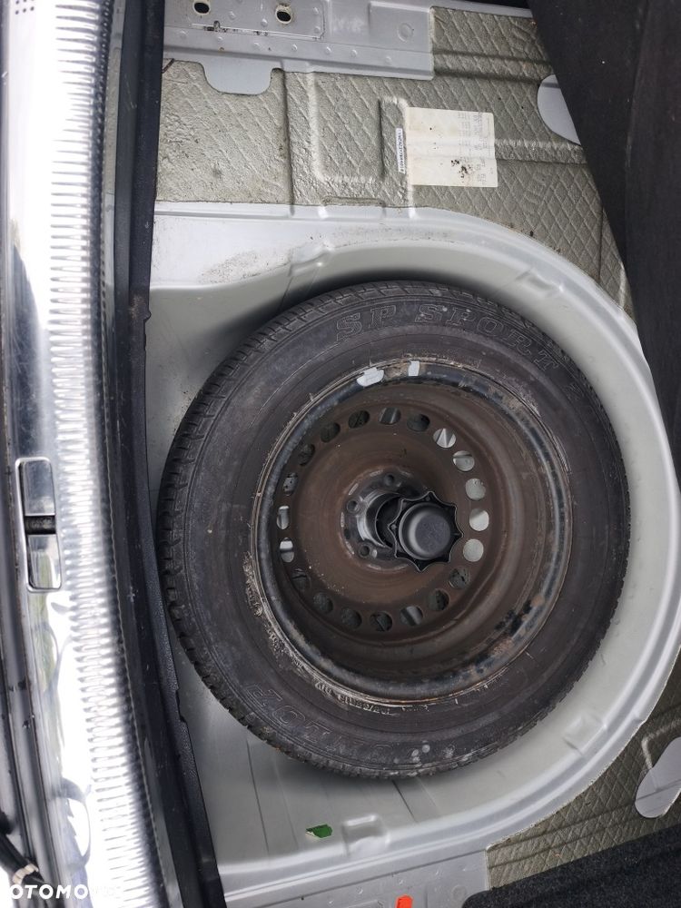 Volkswagen Passat - 13