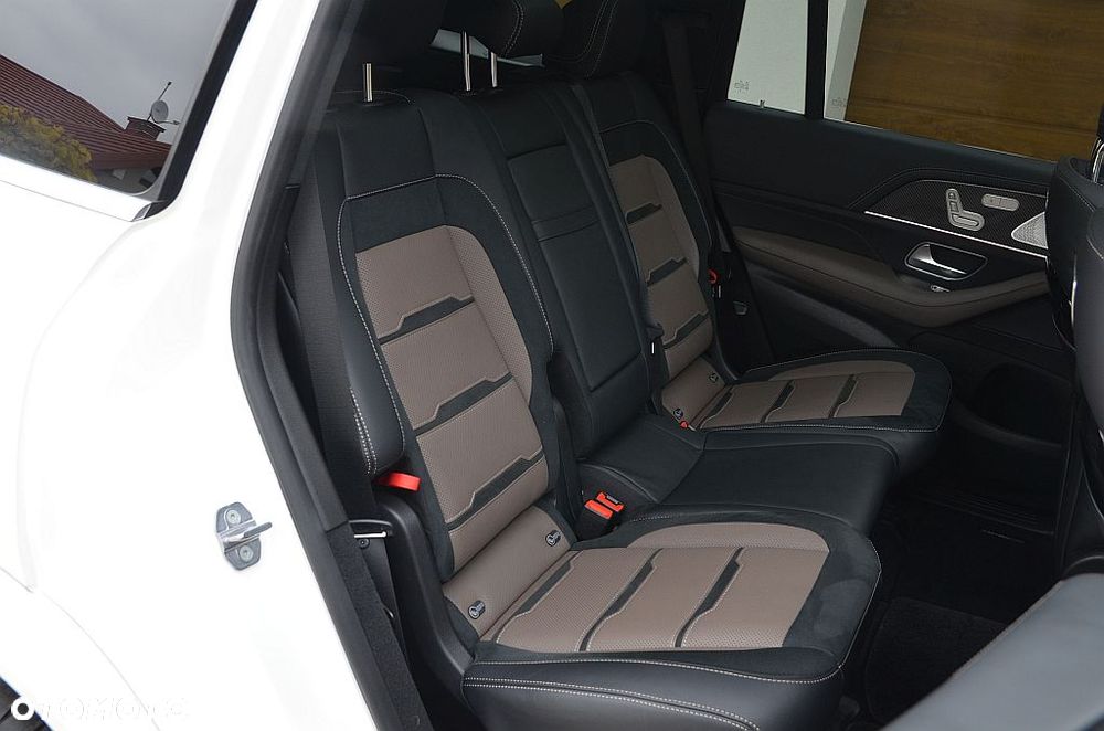 Mercedes-Benz GLS - 31