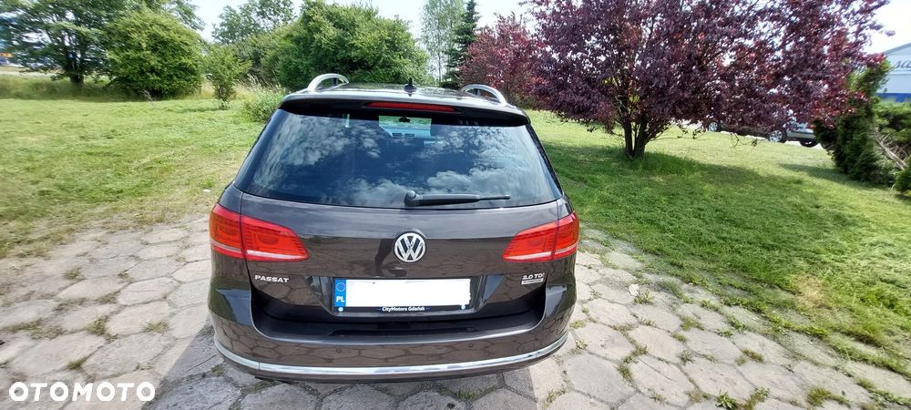 Volkswagen Passat 2.0 TDI Highline R-Style - 4