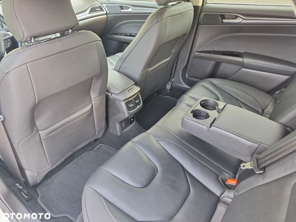 Ford Mondeo 2.0 EcoBlue Titanium - 23