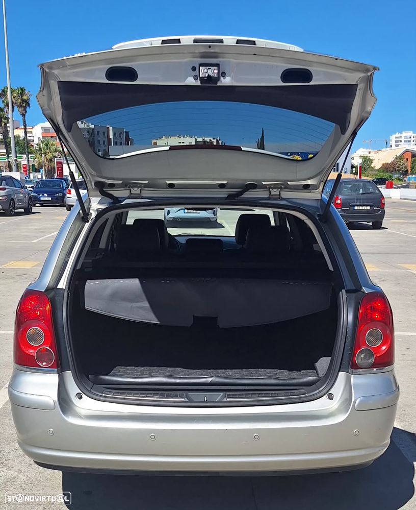 Toyota Avensis SW 2.2 D-4D Sol - 6
