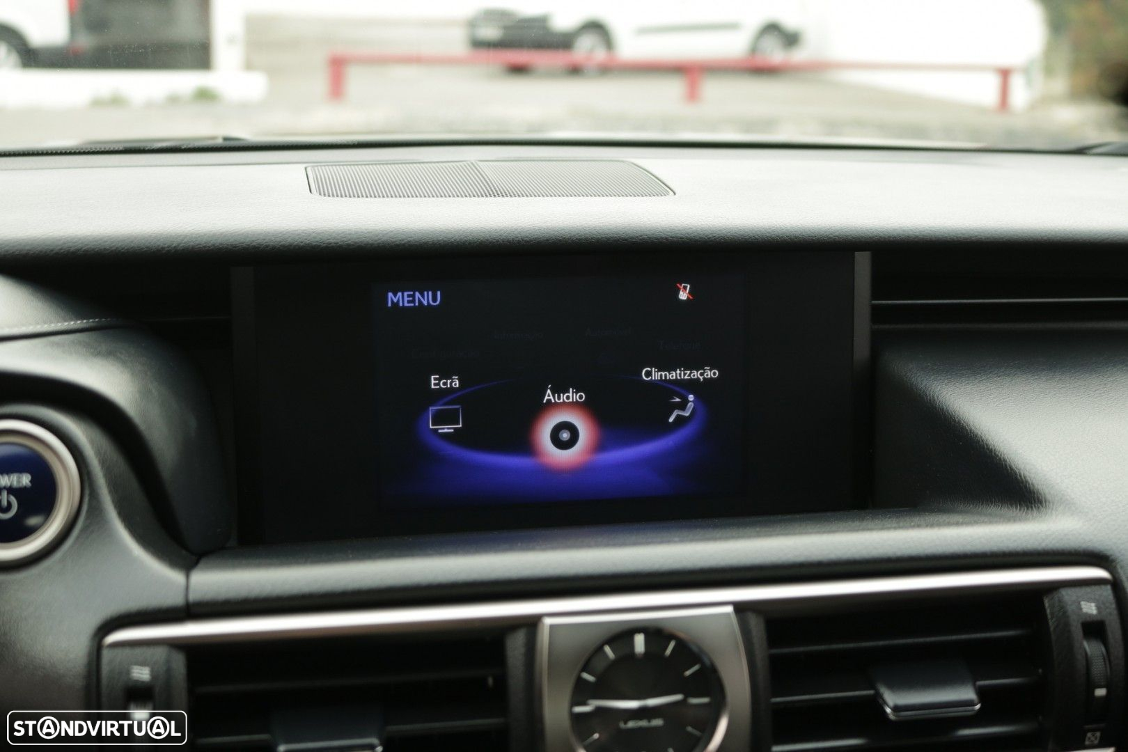 Lexus IS 300H Executive - 49