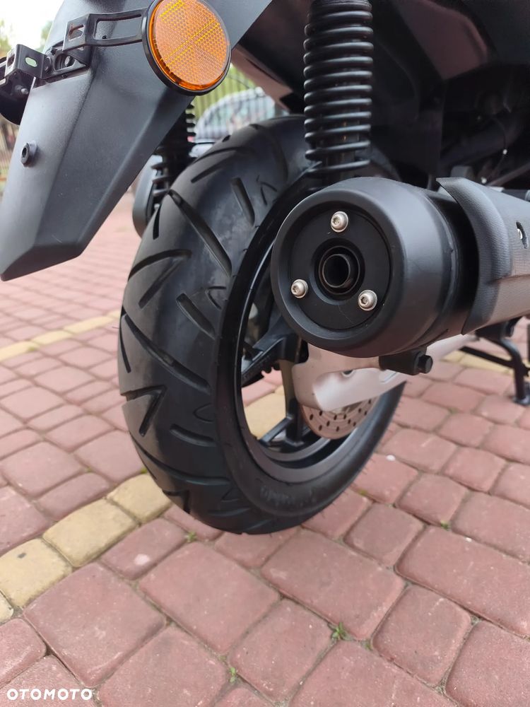 Yamaha X-max - 18
