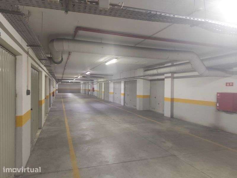 Garagem em condomínio de Massamá - Grande imagem: 5/7