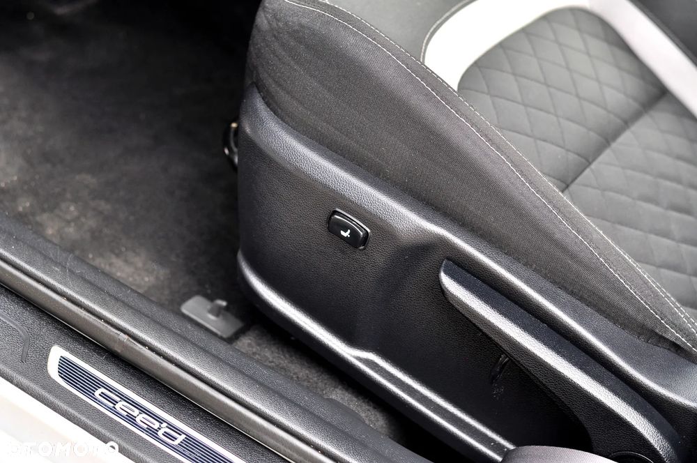 Kia Ceed 1.6 CRDi 136 ISG GT Line - 20