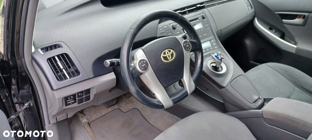 Toyota Prius 1.8 HSD Prestige - 7