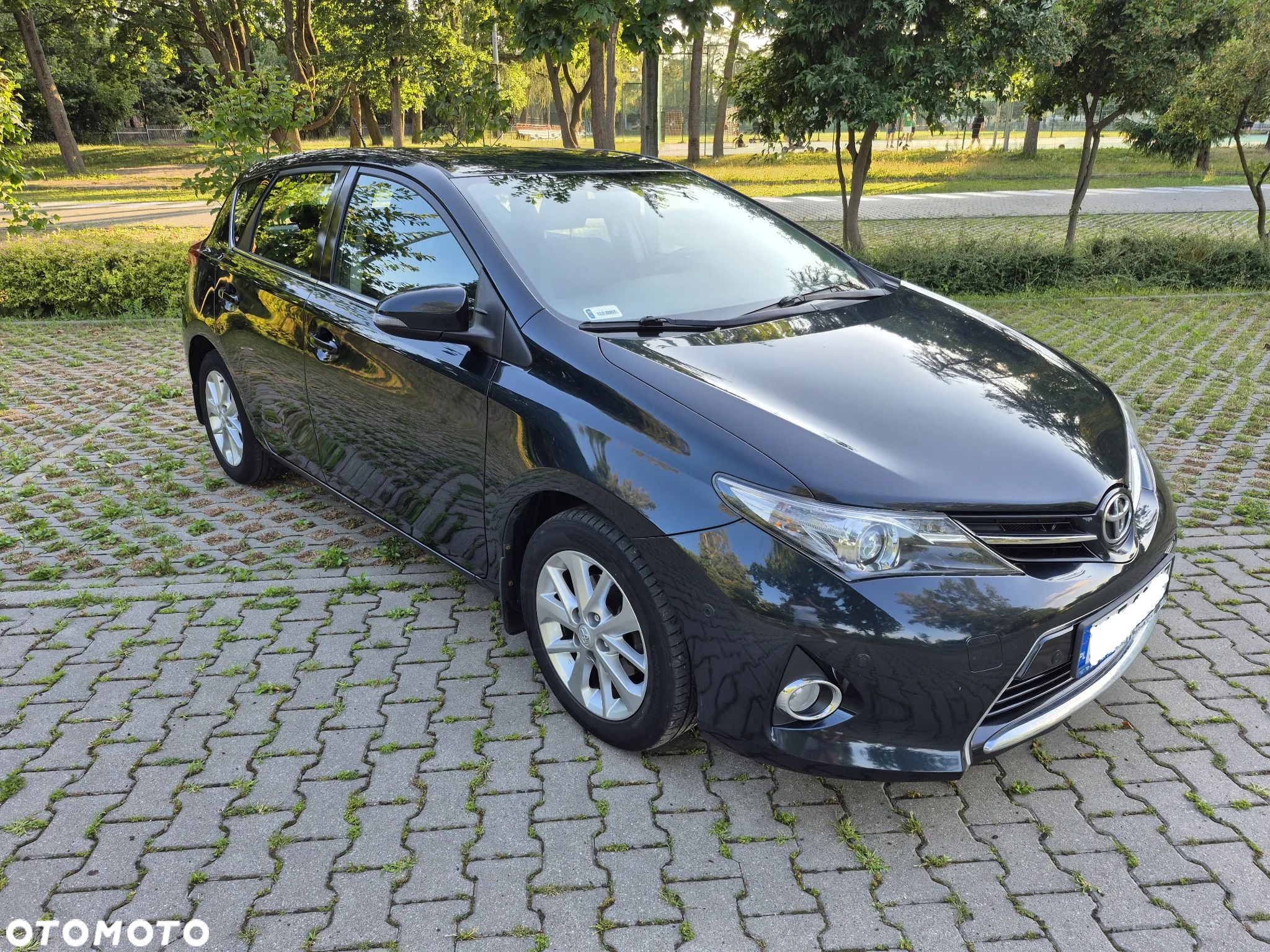 Toyota Auris 1.6 Premium Comfort - 1