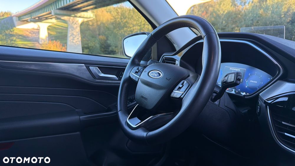 Ford Kuga - 25