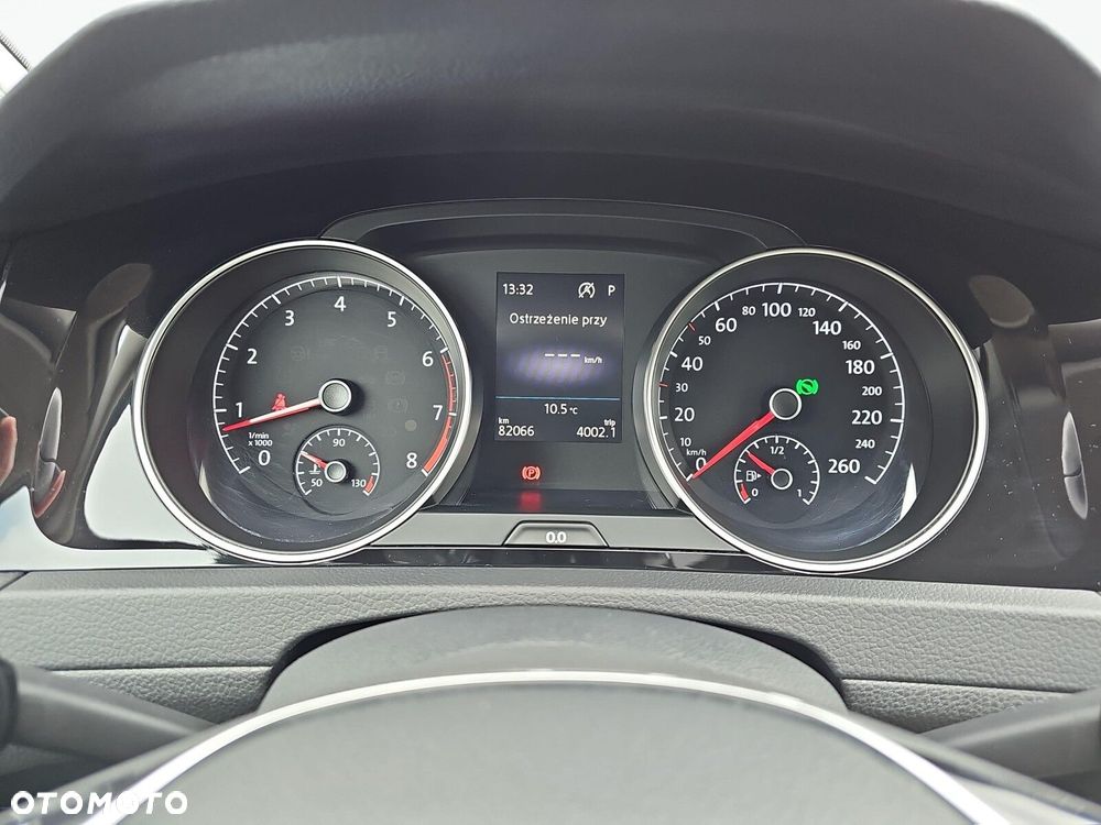 Volkswagen Golf - 25