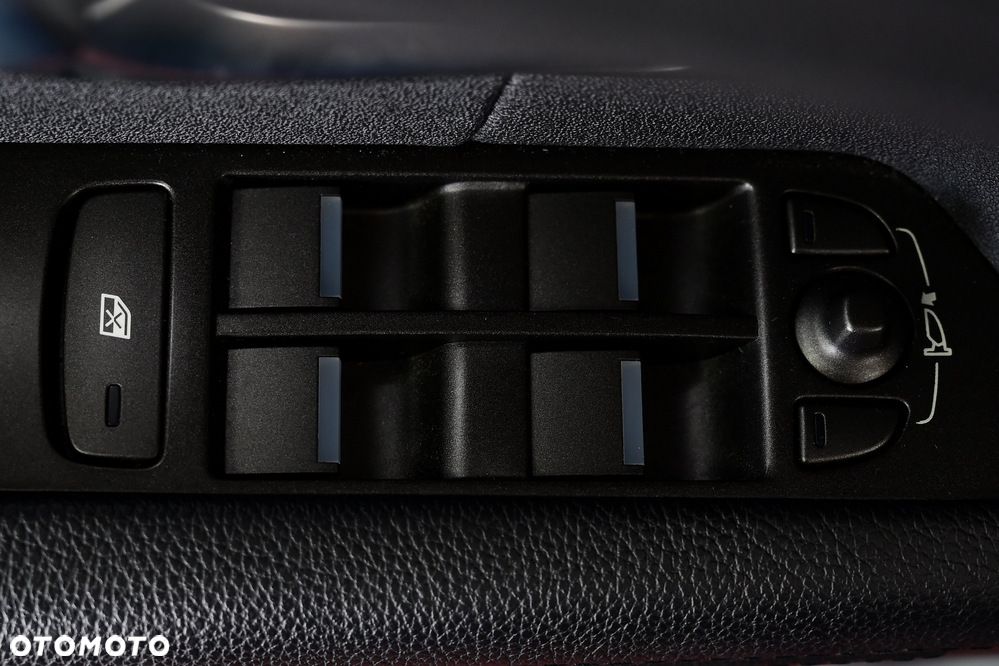 Land Rover Range Rover Evoque - 32