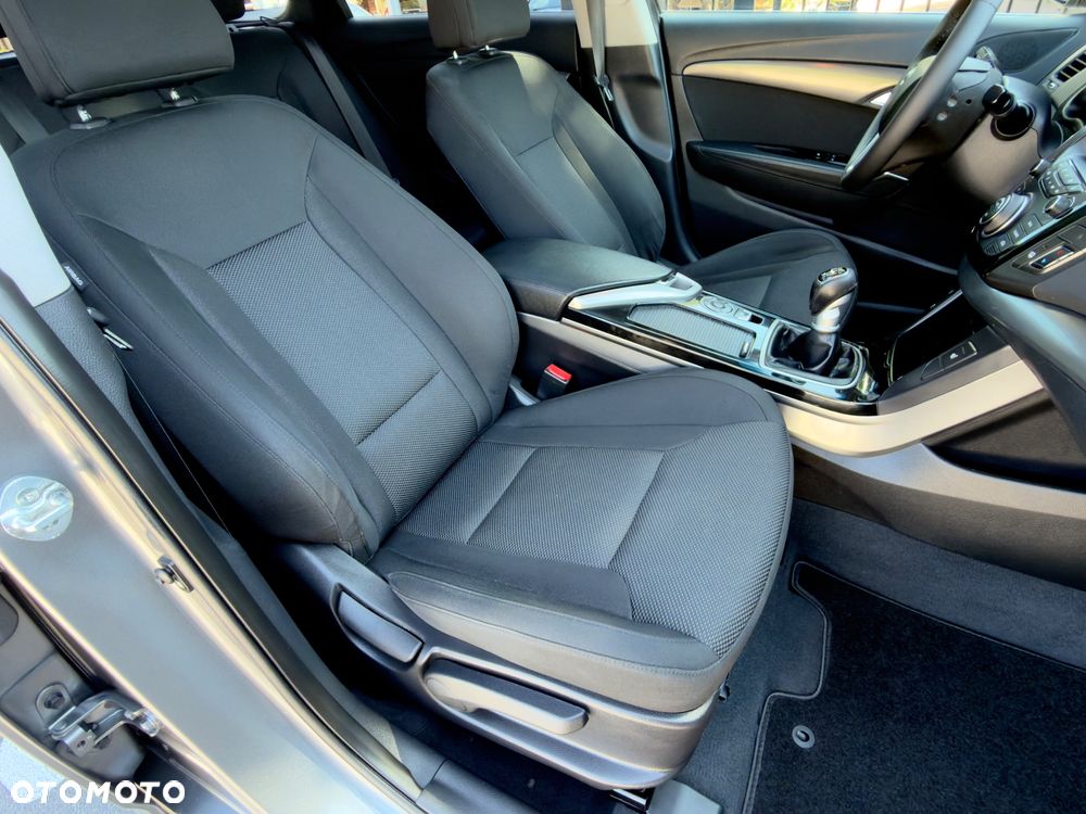 Hyundai i40 2.0 Premium - 23