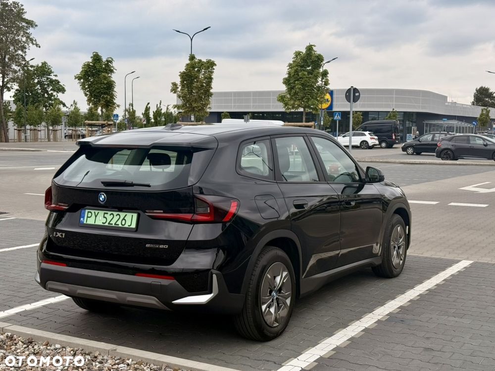 BMW iX1 eDrive20 xLine - 8