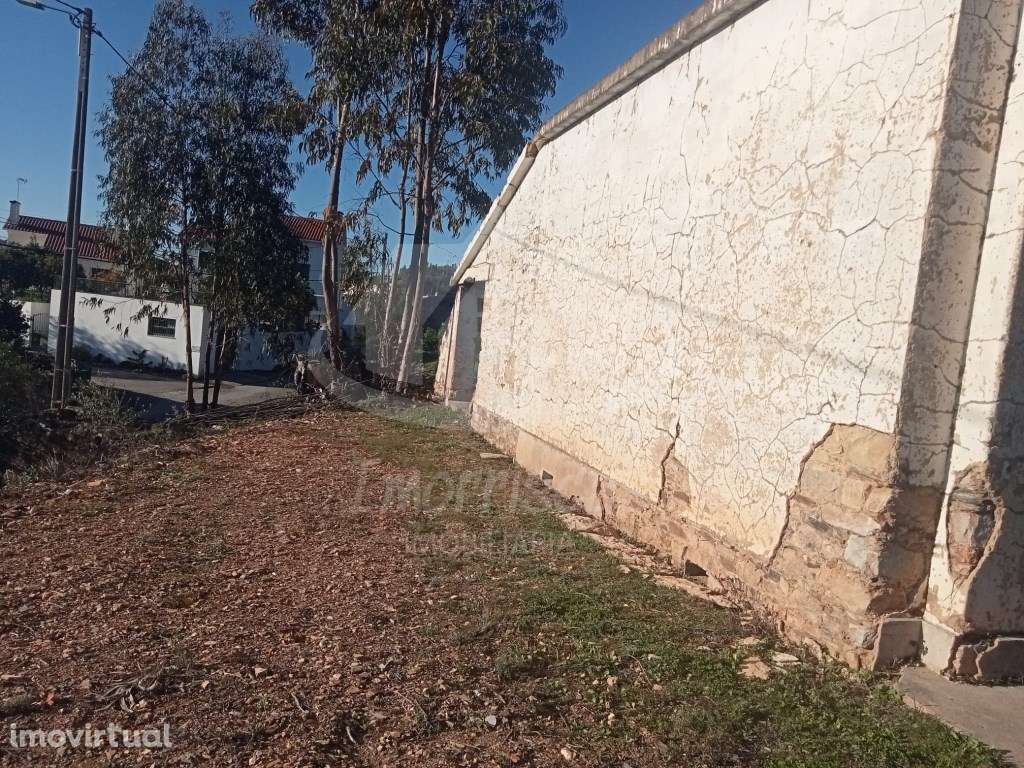 Antiga escola no Vale Velido para restaurar e renovar - Grande imagem: 5/13