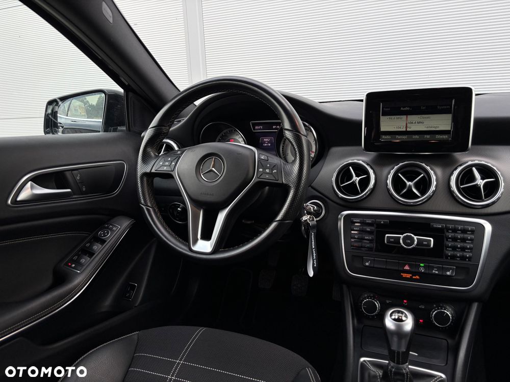 Mercedes-Benz GLA 200 Urban - 28