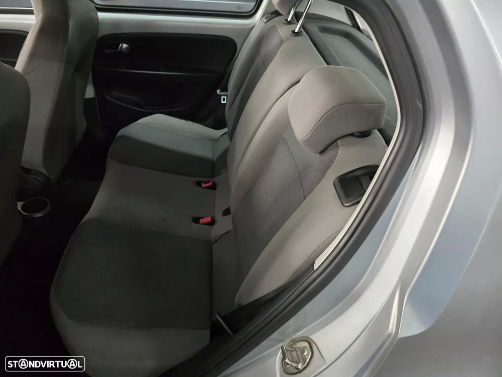 VW Up! - 8