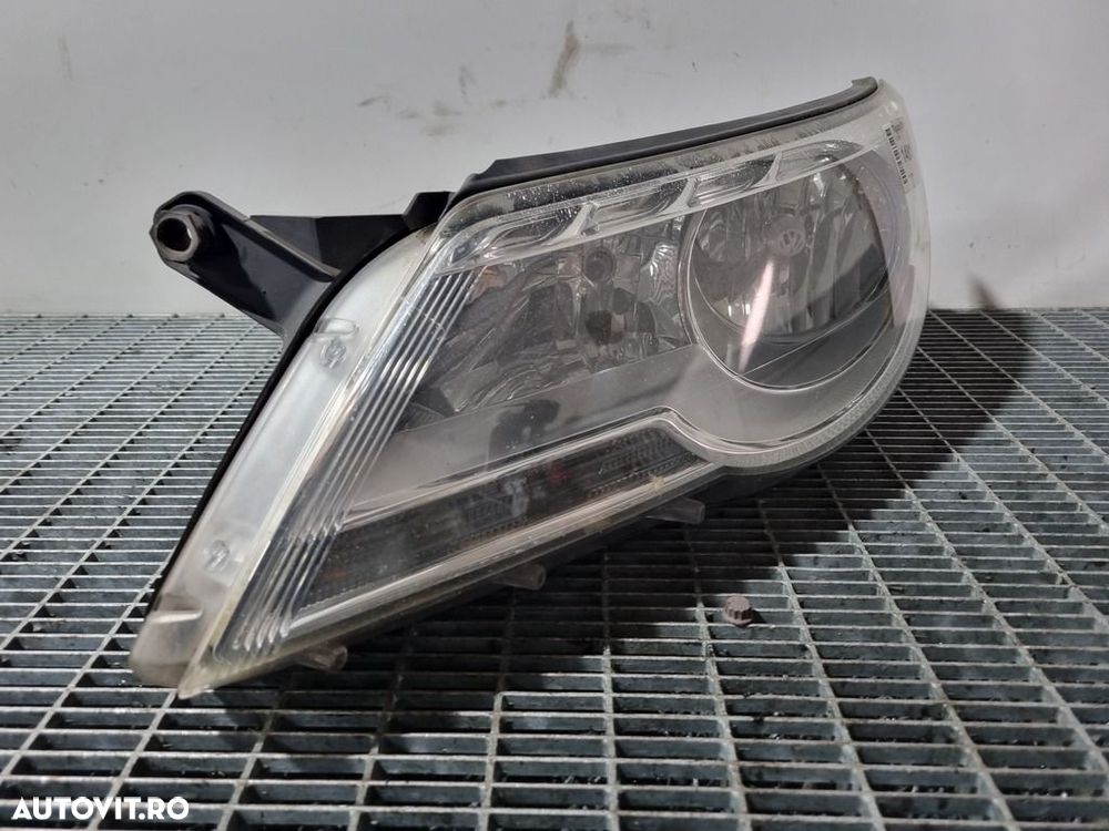 Far Stanga Volkswagen Tiguan 5N 2007 - 2011 SUV 4 Usi (1481) Fara xenon - 1