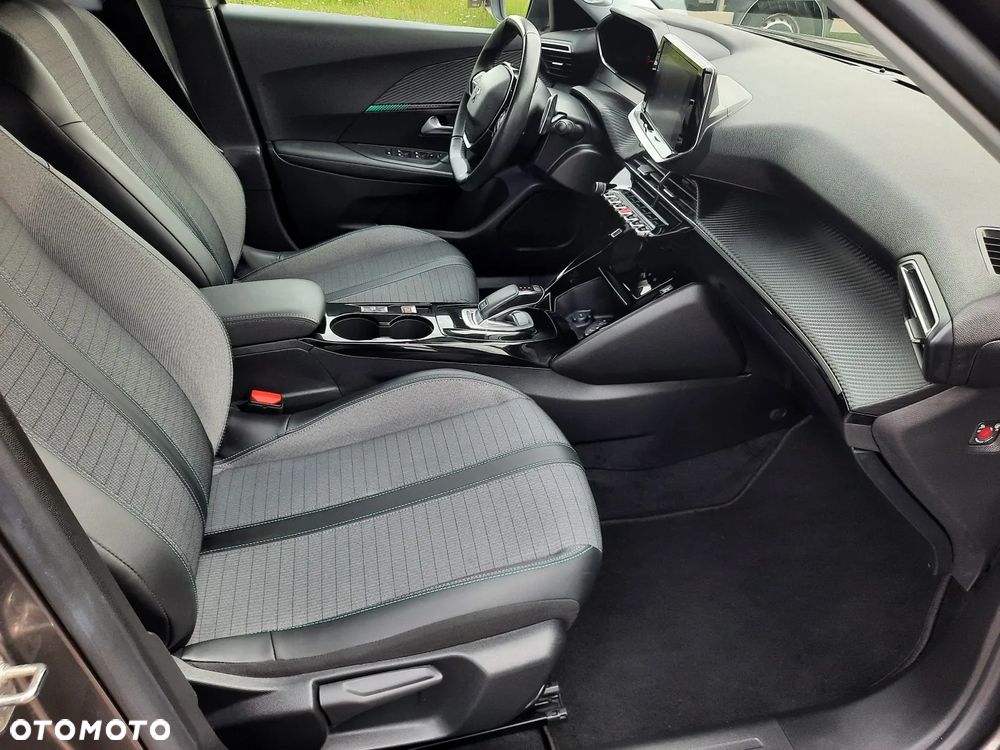 Peugeot 2008 1.2 Pure Tech GPF Allure S&S EAT6 - 20