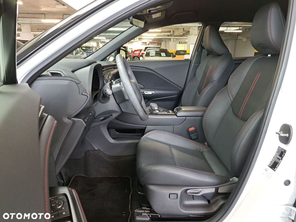 Lexus LBX 1.5 Hybrid Emotion - 12