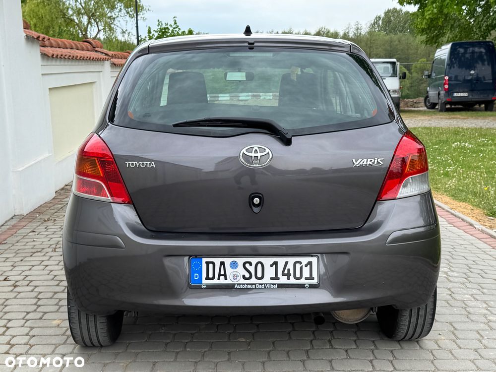 Toyota Yaris - 33