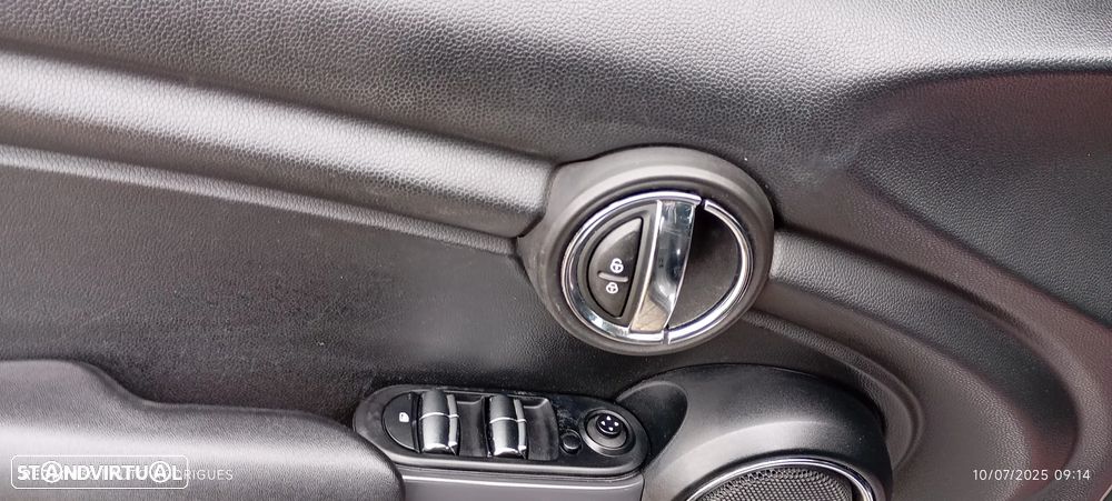 MINI 5 Portas One D - 16