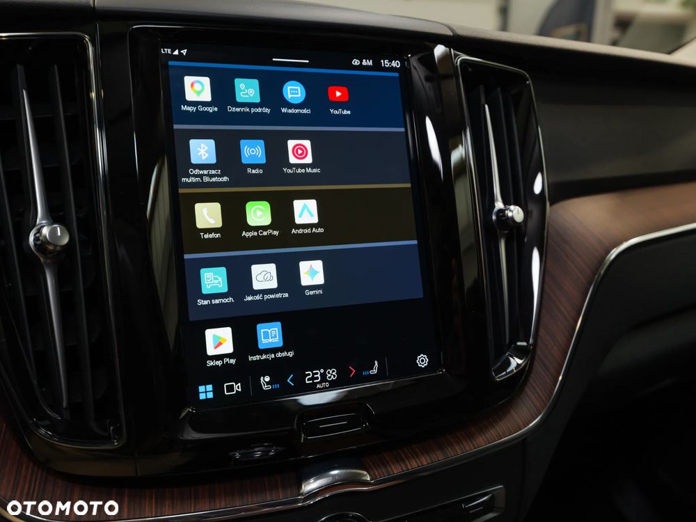Volvo XC 60 B4 D AWD Plus Dark - 32