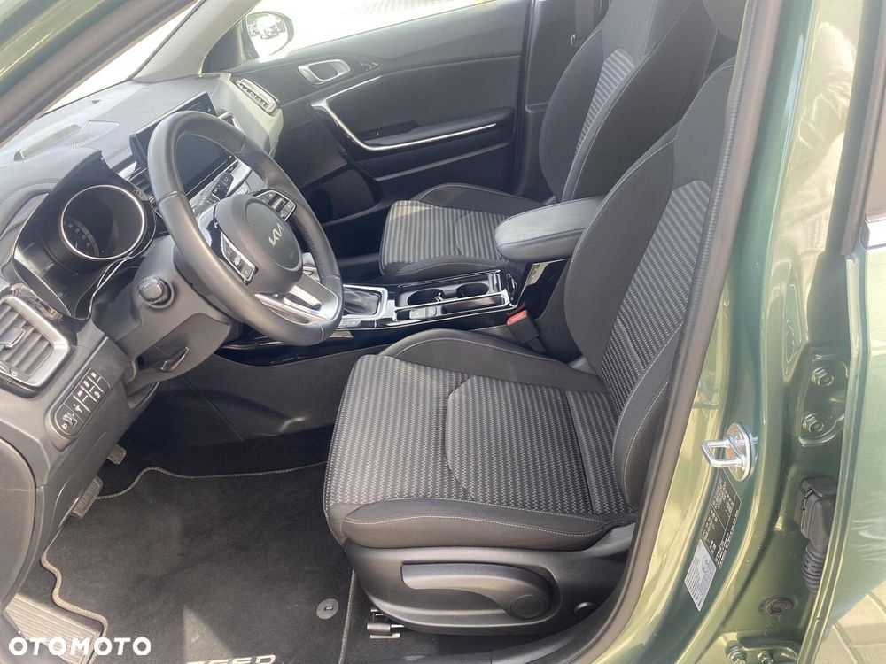 Kia Ceed - 10