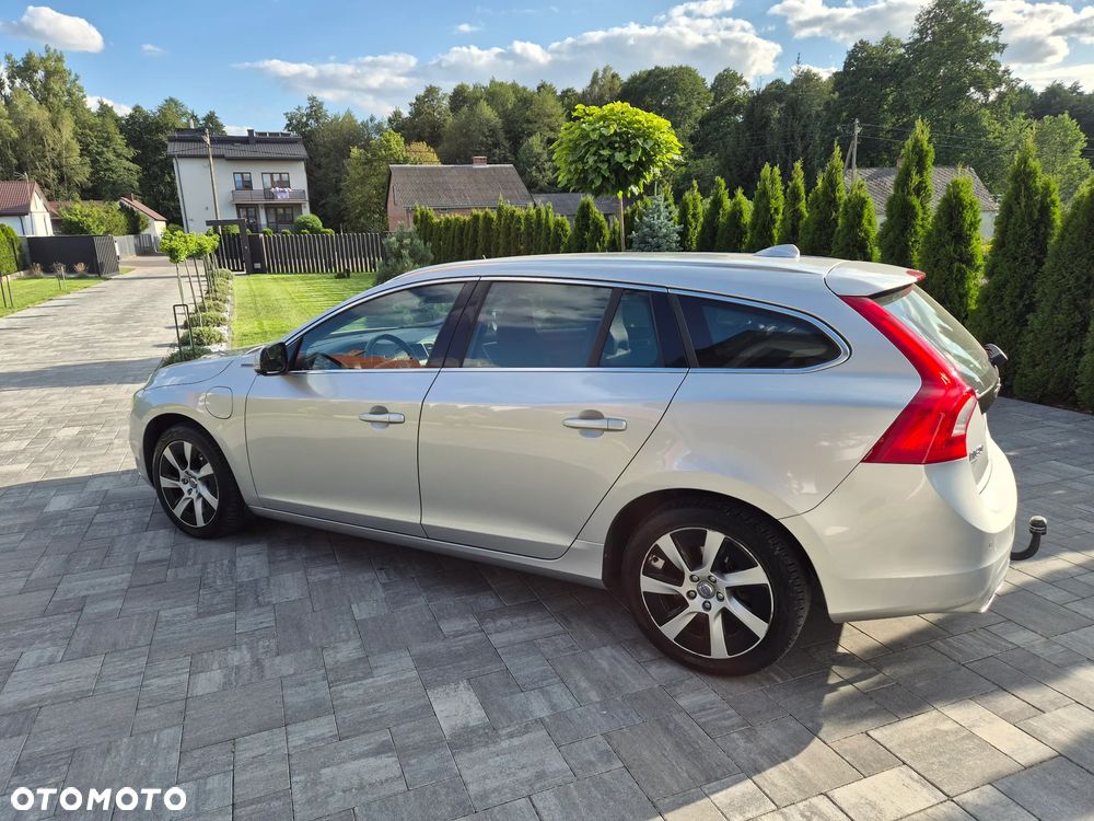 Volvo V60 D6 AWD Plug-in Hybrid Summum - 17