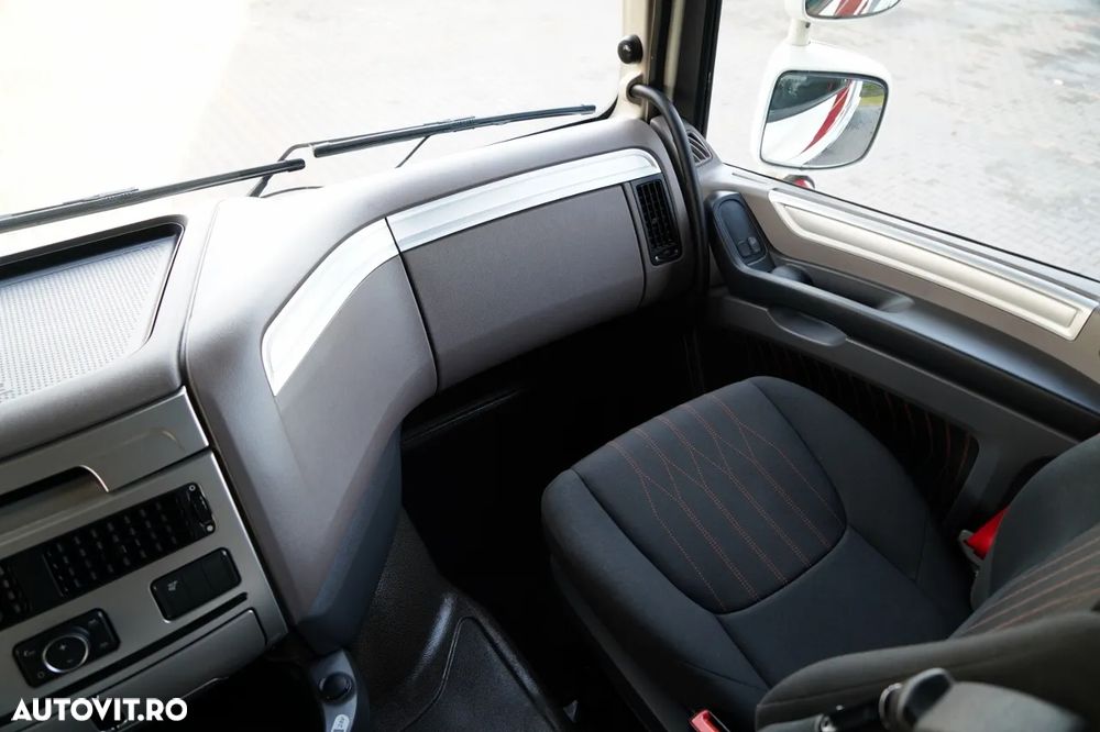 DAF XF 530 / RETARDER / I-PARK COOL / CABINĂ SUPER SPACE / COMPLET AIRMATIC / 100% ANVELOPE / JANTE DIN ALIAJ - 32