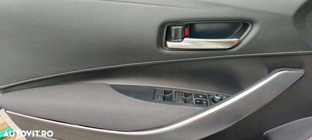 Toyota Corolla 1.8 HSD Dynamic - 12