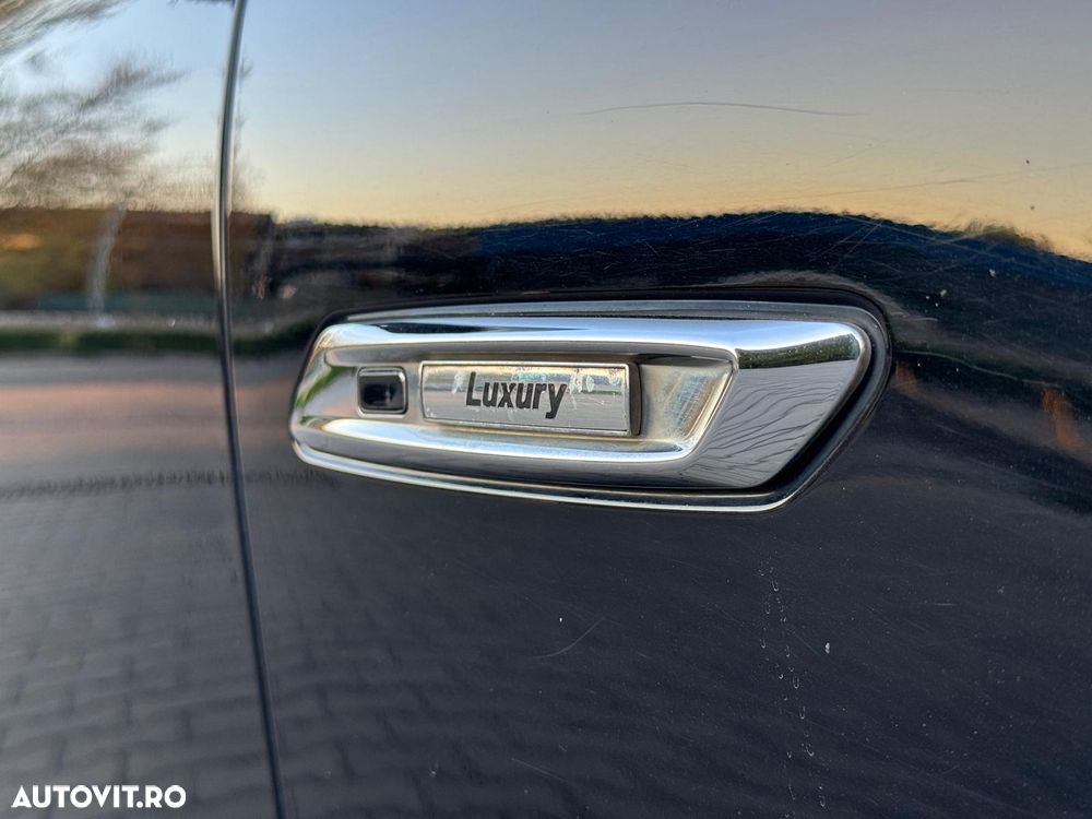 BMW Seria 5 520d Aut. Luxury Line - 16