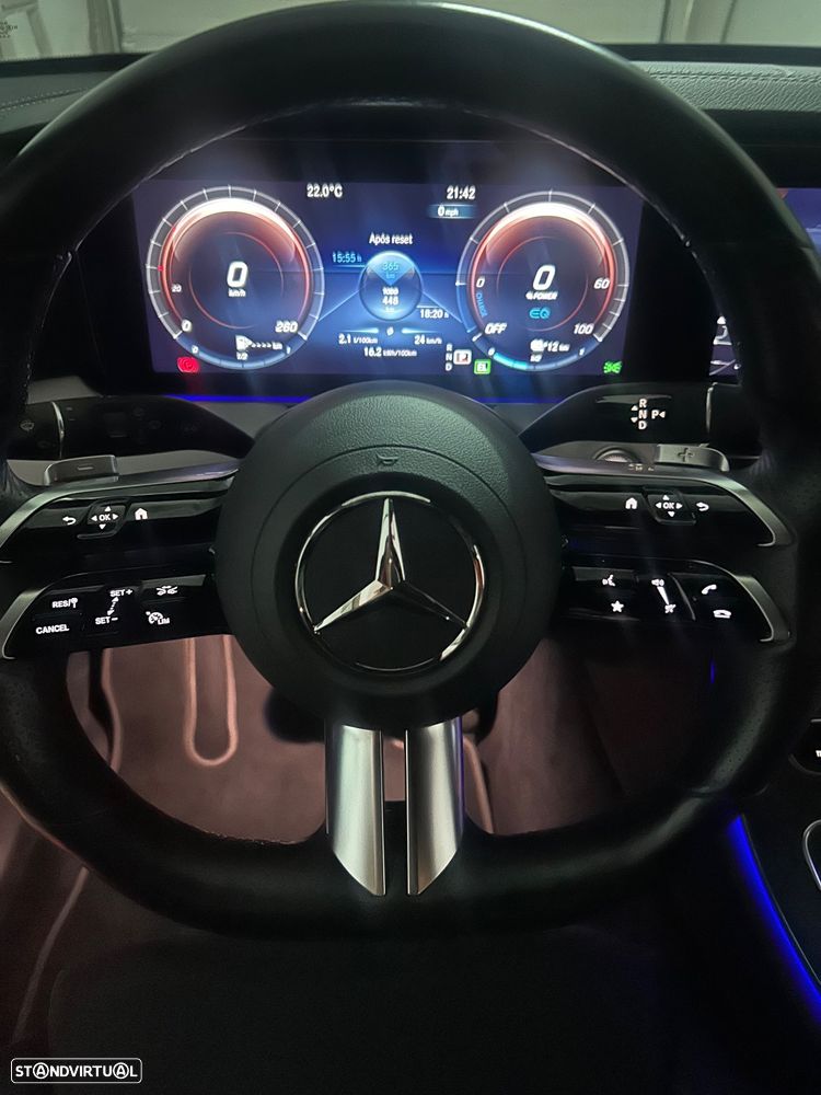 Mercedes-Benz E 300 de 4Matic 9G-TRONIC AMG Line - 24