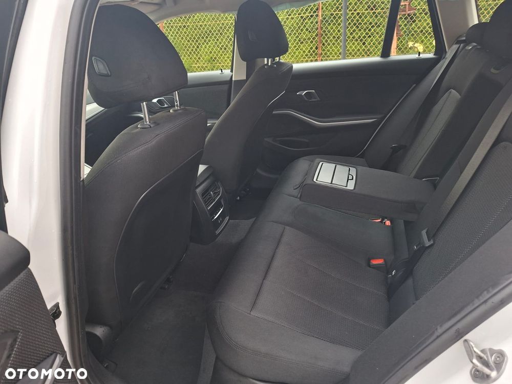 BMW Seria 3 320d xDrive MHEV Luxury Line - 13