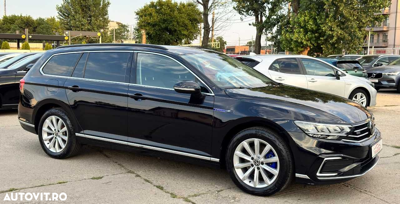 Volkswagen Passat - 11