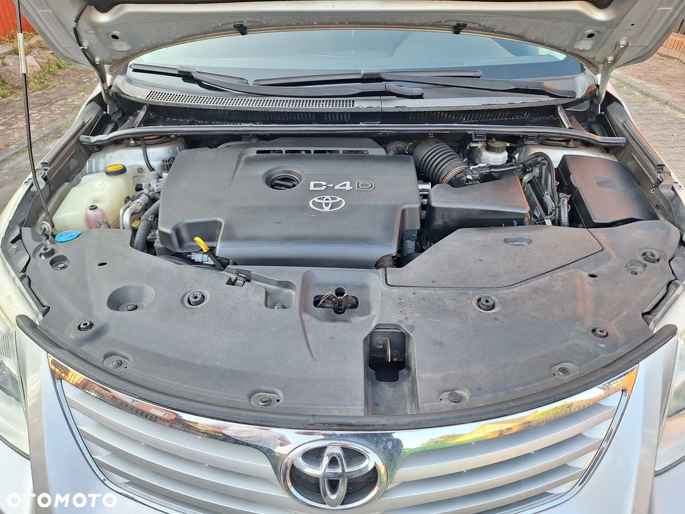 Toyota Avensis - 12