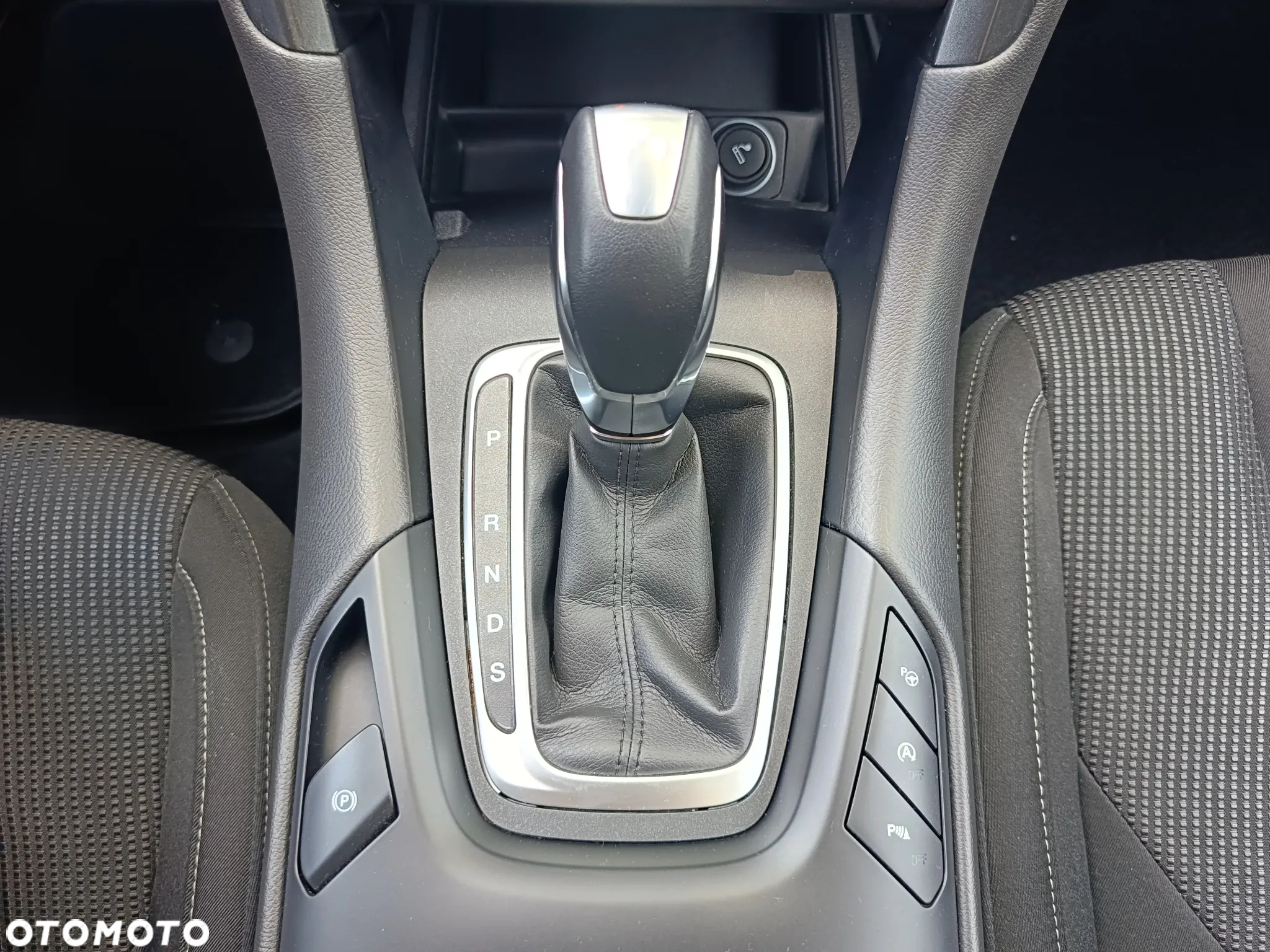 Ford Mondeo 1.5 EcoBoost Titanium - 28