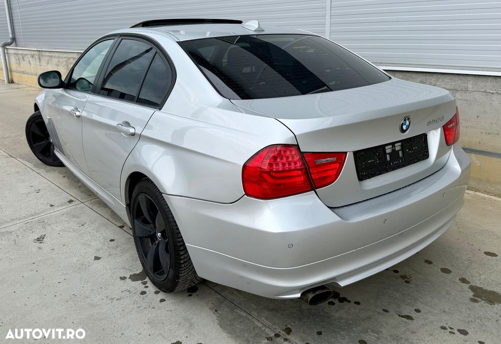 BMW Seria 3 320d DPF Aut. - 3