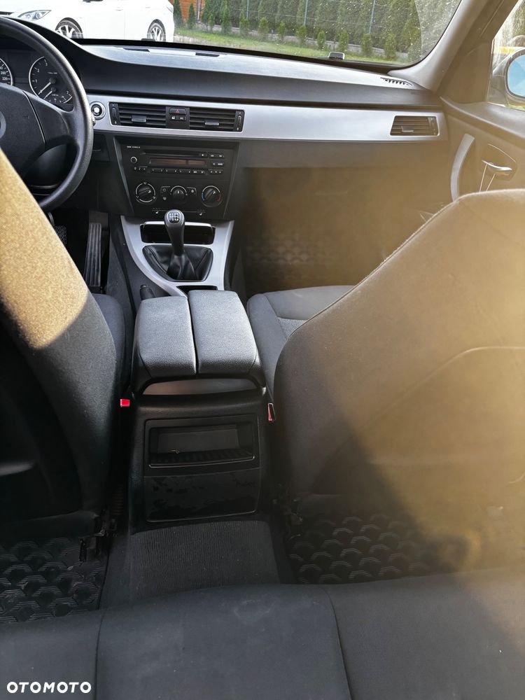 BMW Seria 3 320i - 7