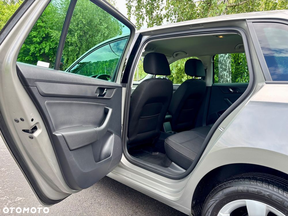 Skoda RAPID 1.2 TSI Ambition - 20