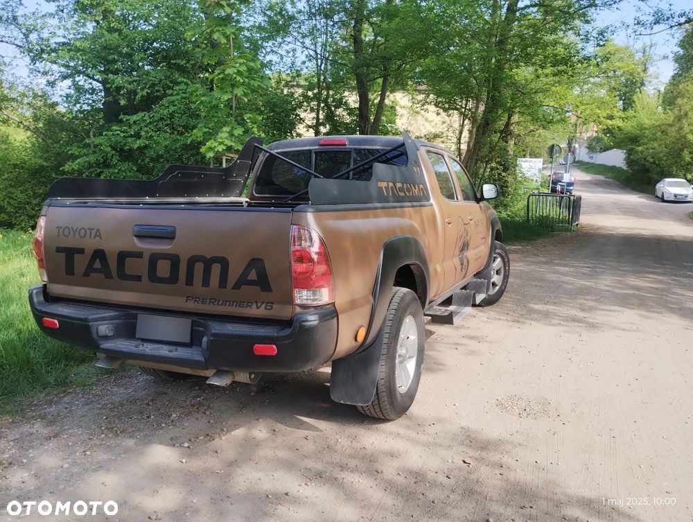 Toyota Tacoma - 7