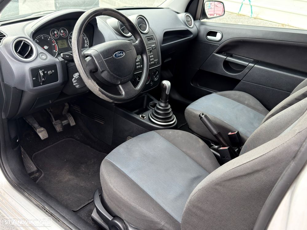 Ford Fiesta 1.4 TDCI - 8