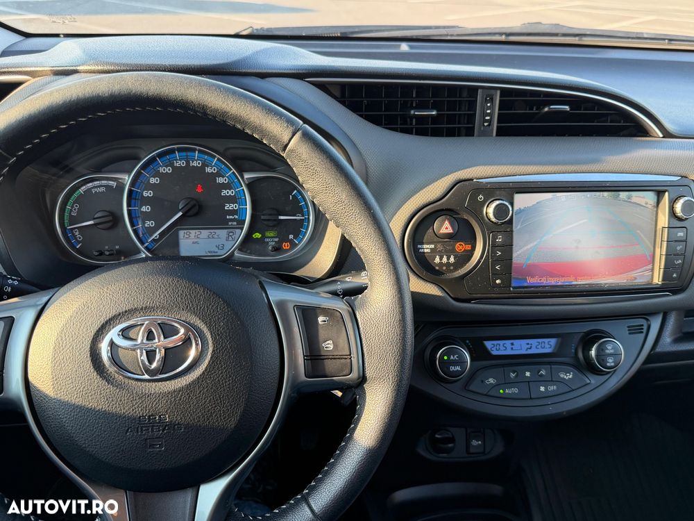 Toyota Yaris 1.5 VVT-i HSD Luna - 8