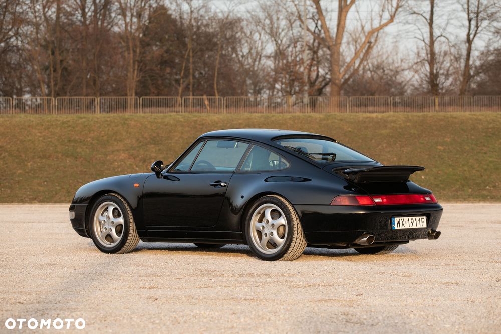 Porsche 911 Carrera 4 - 9