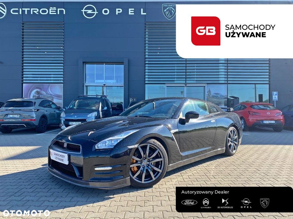 Nissan GT-R - 1