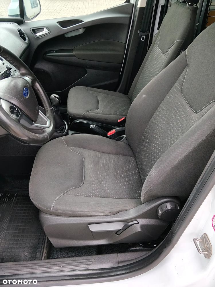 Ford Transit Connect - 8