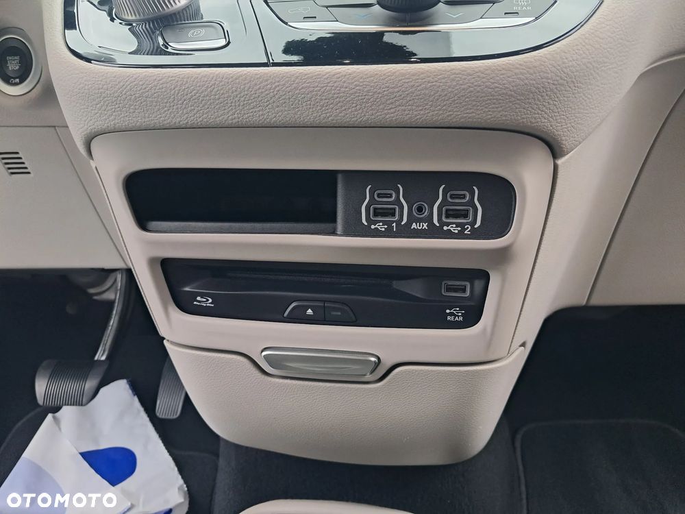 Chrysler Pacifica - 32