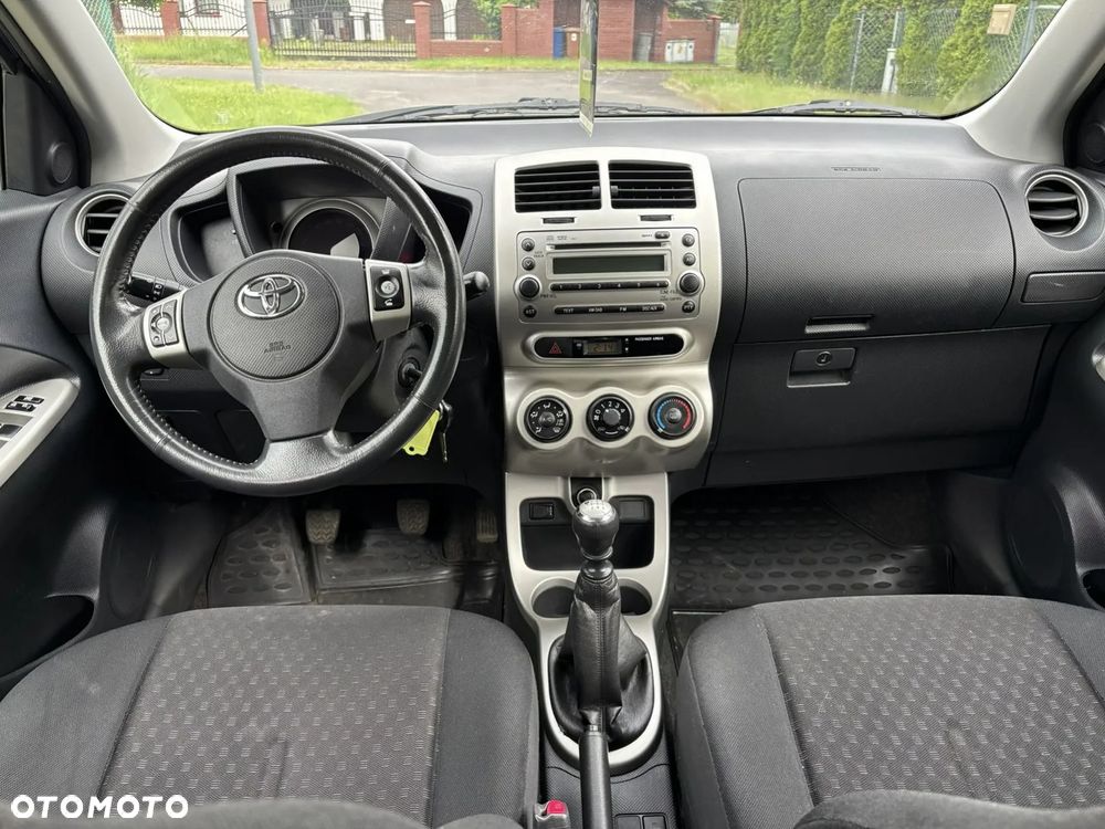 Toyota Urban Cruiser 1.33 Sol - 5