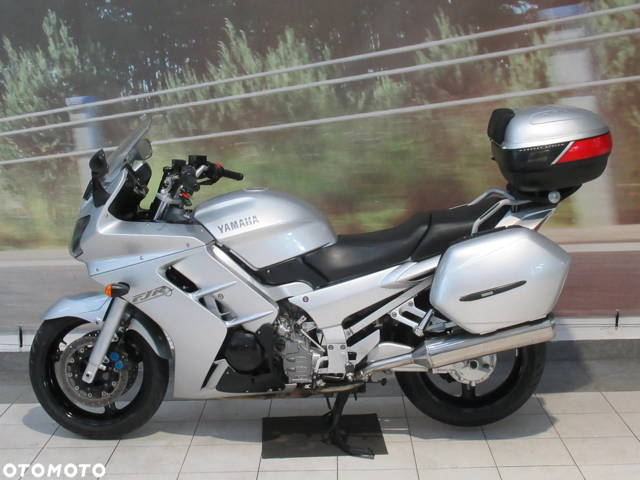 Yamaha FJR - 8
