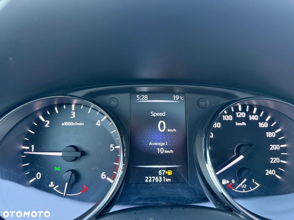 Nissan Qashqai - 12